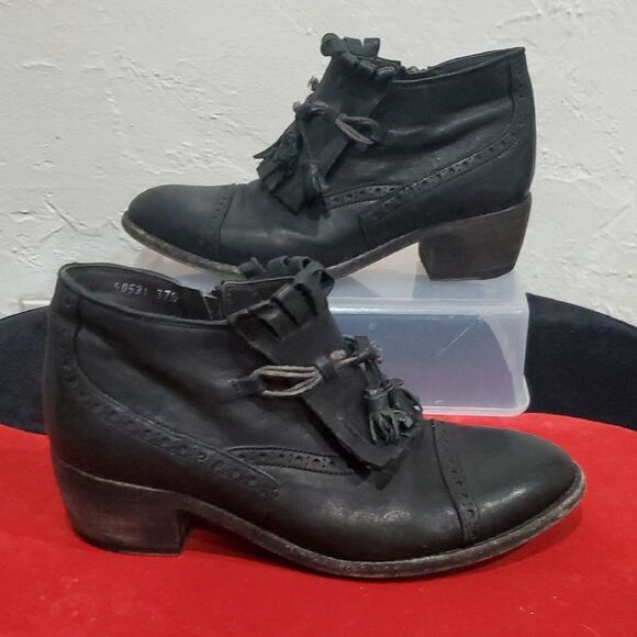 Shoto Women's Black Ankle Boots